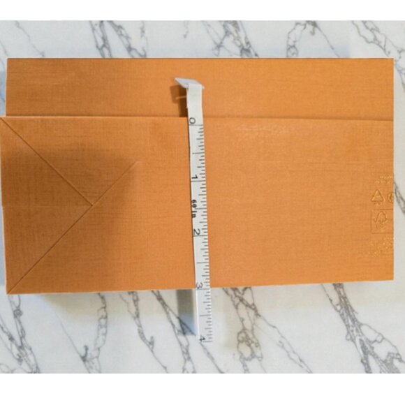 ✨ Louis Vuitton Large Logo Clothing Gift Envelope – Luxury Packaging ✨ - Picture 5 of 5